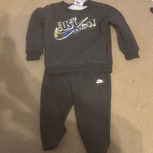 Nike Kids Gray Sweatpants & Sweatshirt Set
